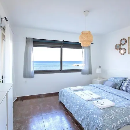 Sea View With Pool - Relax By The Coast لارنكا