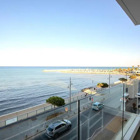Sea View With Pool - Relax By The Coast شقة لارنكا